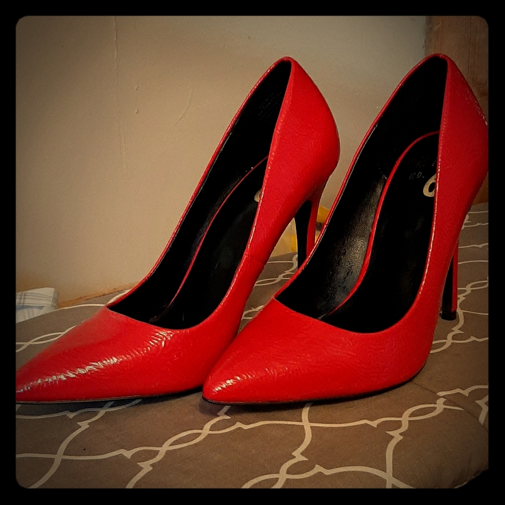 Red pumps